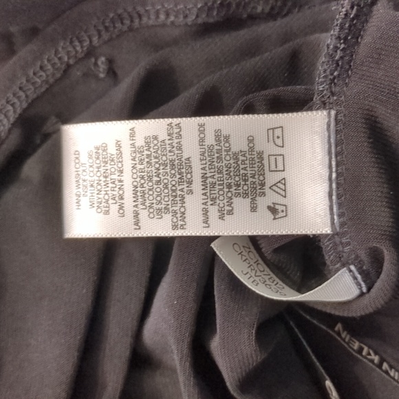 Calvin Klein blouse - Picture 4 of 11